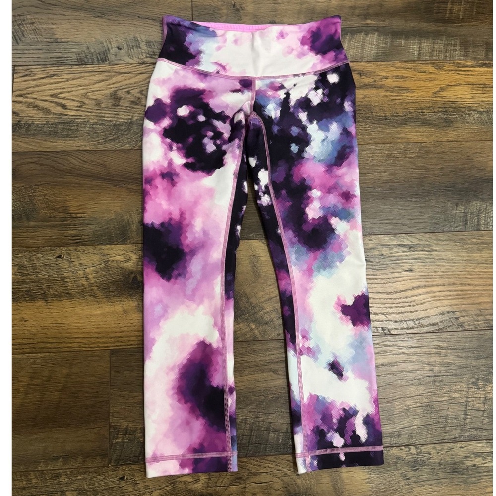 Lululemon‎ Women's Capri Leggings Size 4 Pink Purple Abstract Print Cropped Yoga